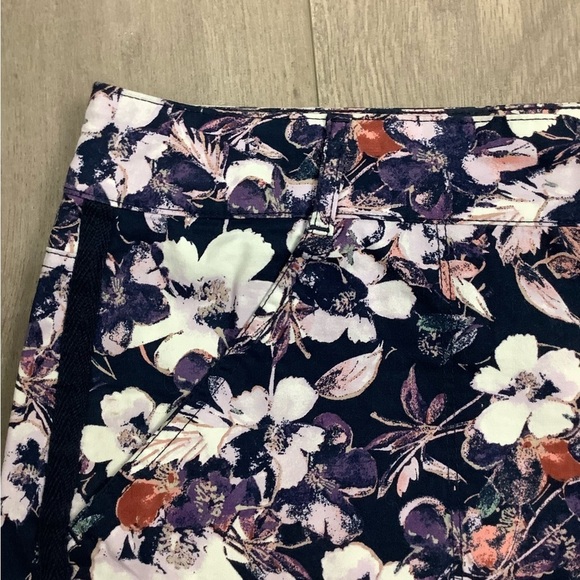 Women's Gloria Vanderbilt 12 L Large Floral Navy Purple Chino Khakis Shorts New - Picture 6 of 11